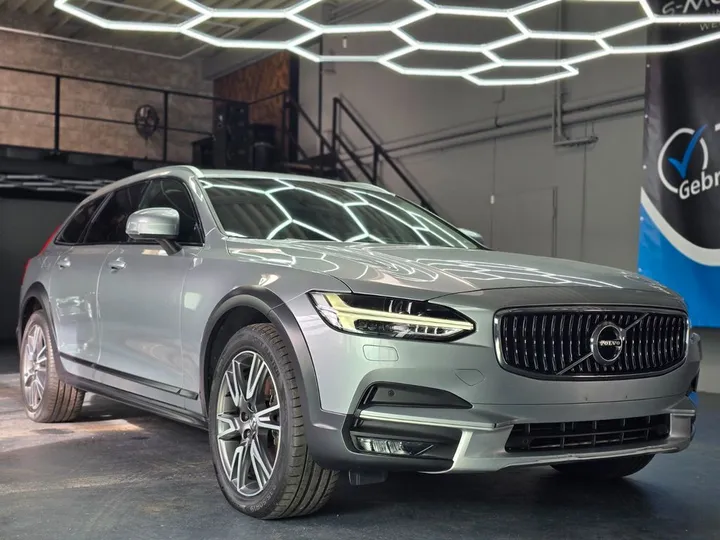 Volvo V90 Cross Country