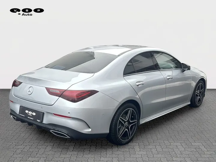 Mercedes-Benz CLA 200