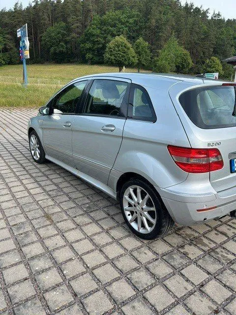 Mercedes-Benz C 200