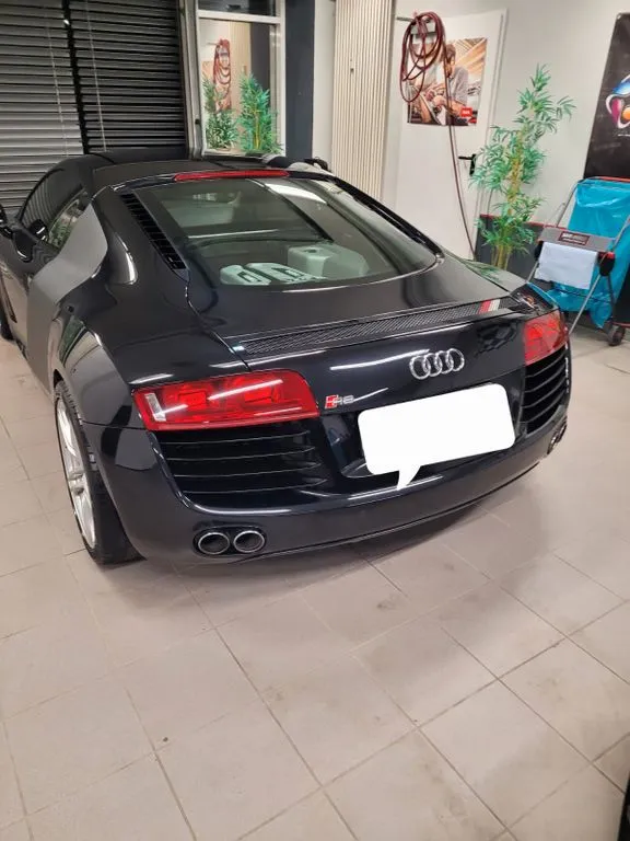 Audi R8