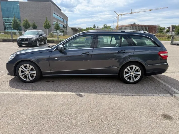 Mercedes-Benz E 200