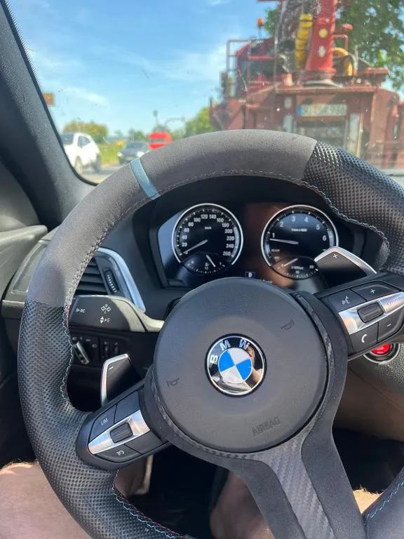BMW M140i