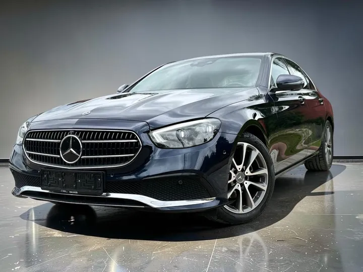 Mercedes-Benz E 220