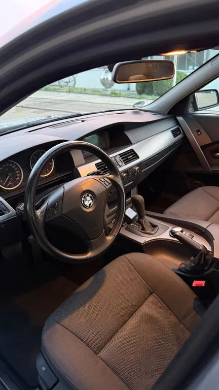 BMW 525