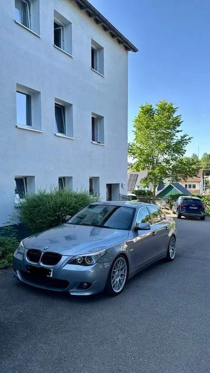 BMW 525