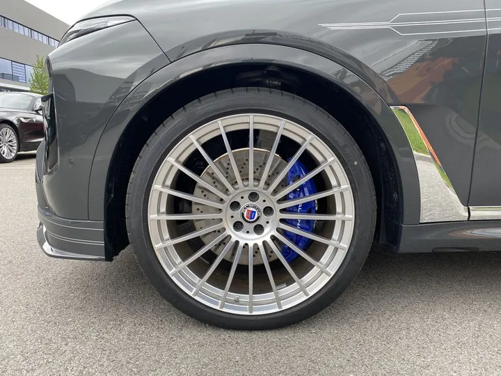 ALPINA XB7