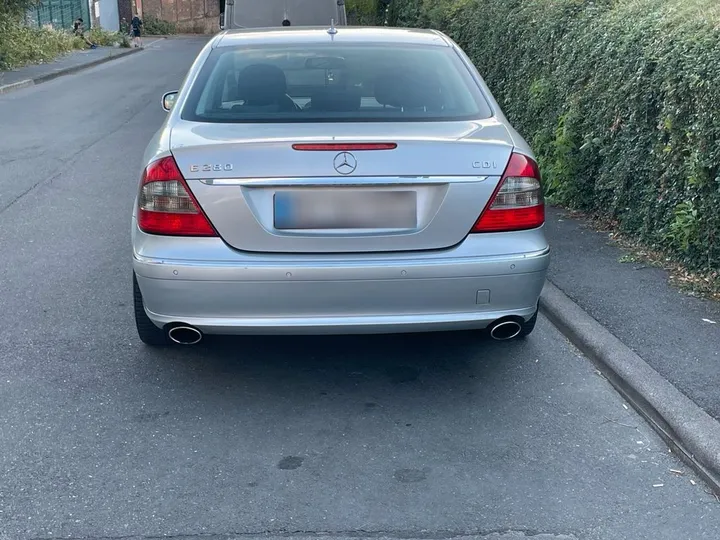 Mercedes-Benz E 280