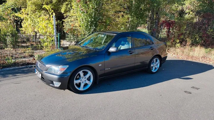 Lexus IS 200