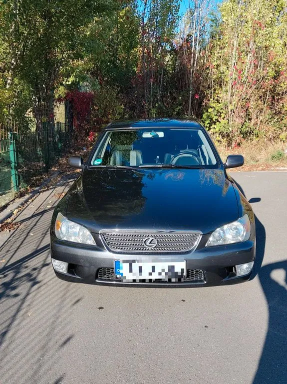Lexus IS 200