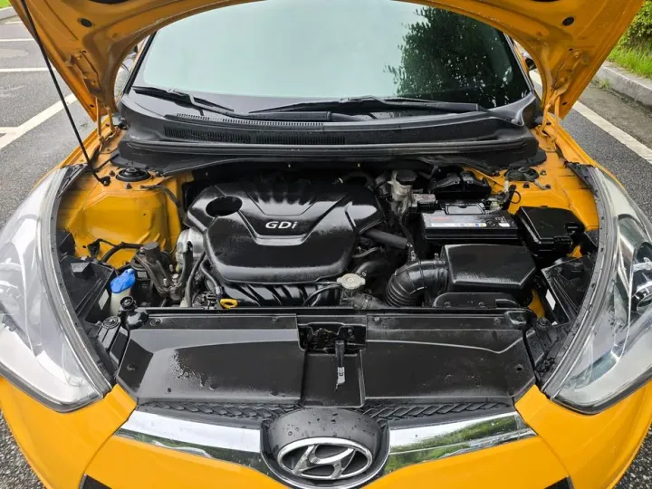 Hyundai Veloster