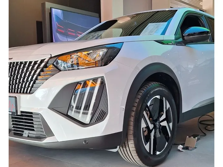 Peugeot e-2008