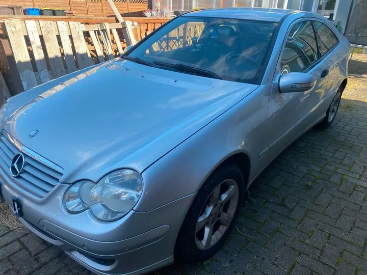 Mercedes-Benz C 200