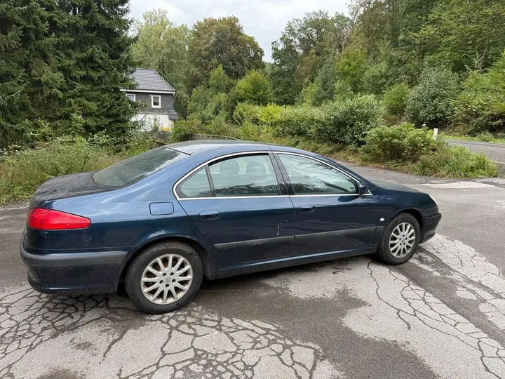 Peugeot 607