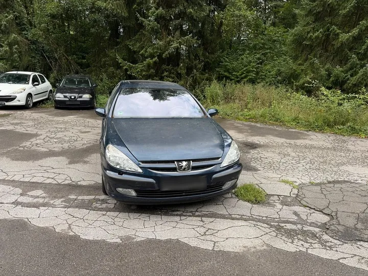 Peugeot 607