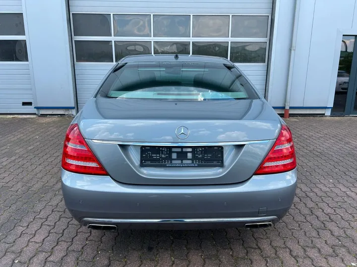 Mercedes-Benz S 600