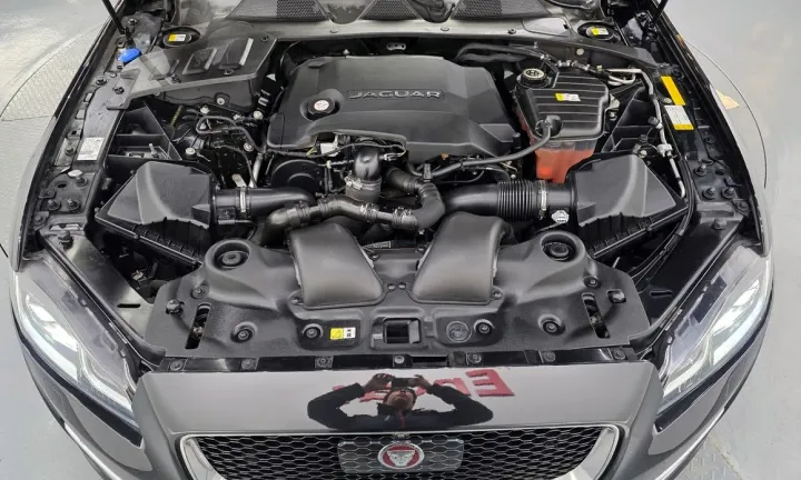 Jaguar XJ
