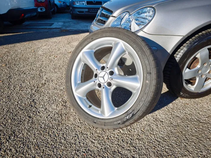 Mercedes-Benz CLK 220