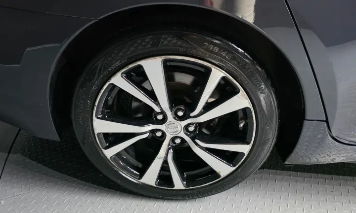 Nissan Maxima