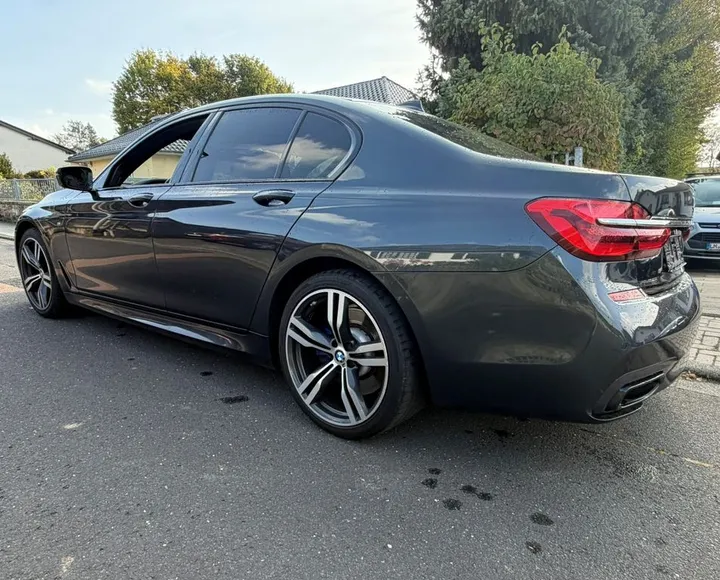 BMW 730
