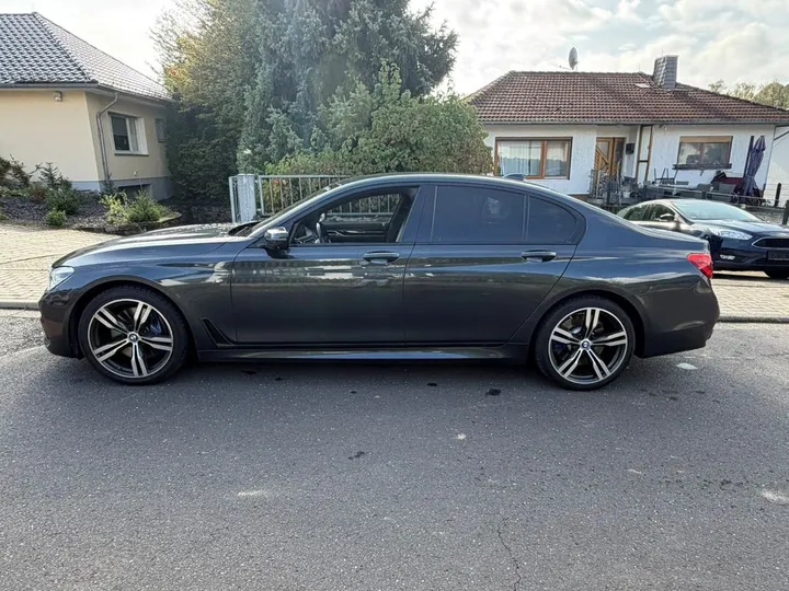 BMW 730