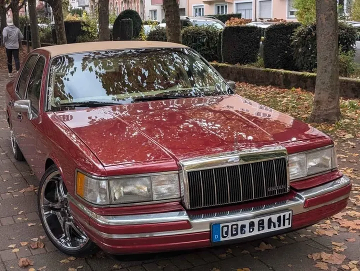 Lincoln Town Car