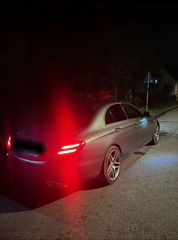Mercedes-Benz E 220