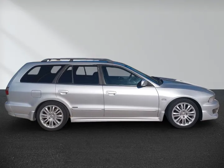 Mitsubishi Galant