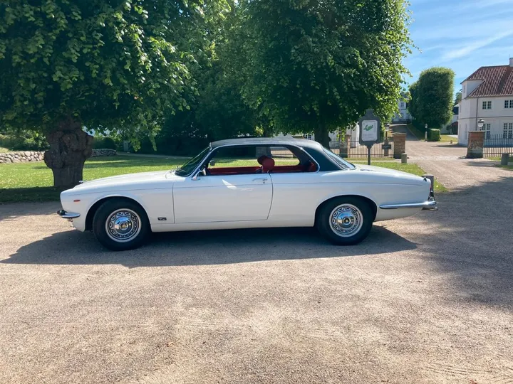 Jaguar XJ6