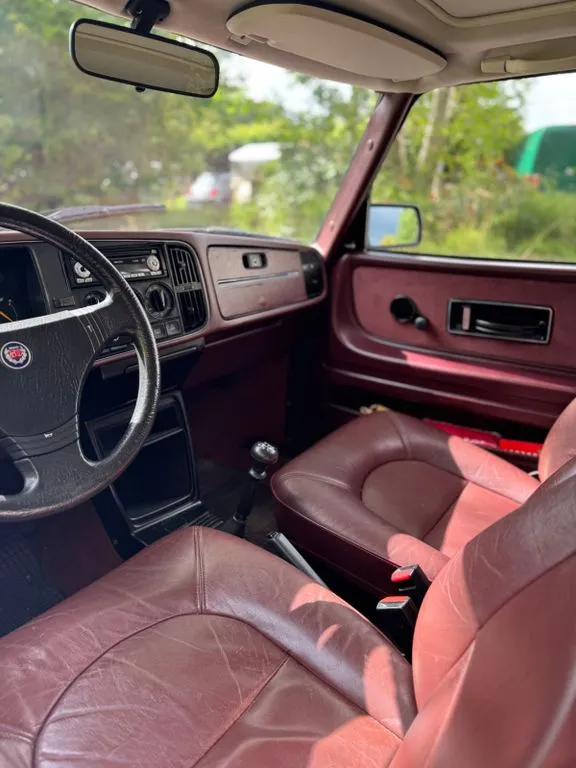 Saab 900