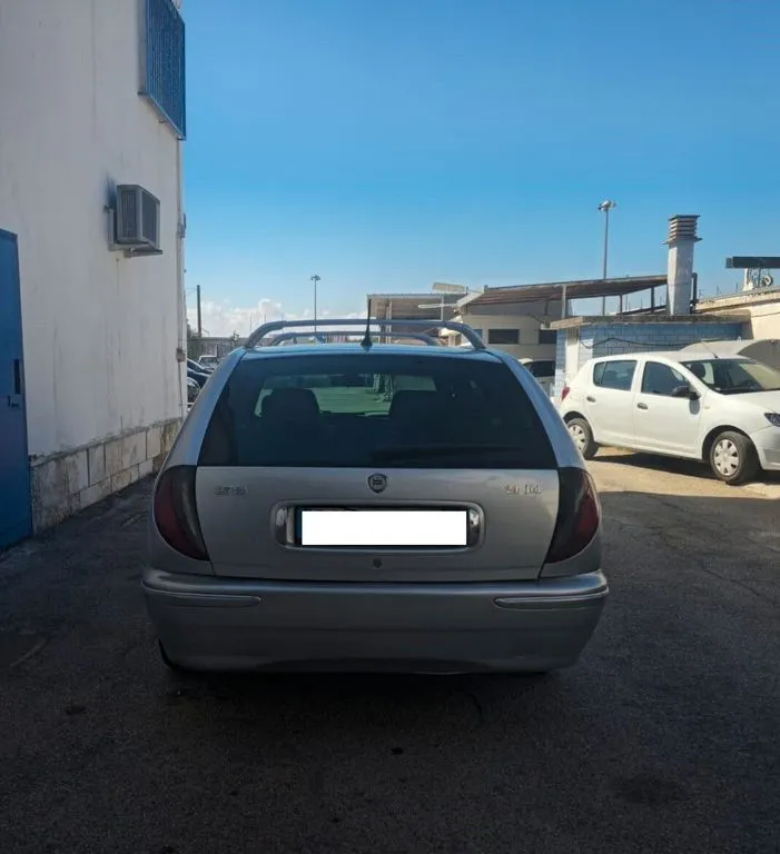 Lancia Lybra