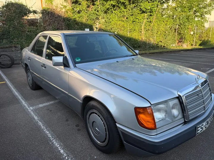 Mercedes-Benz 220