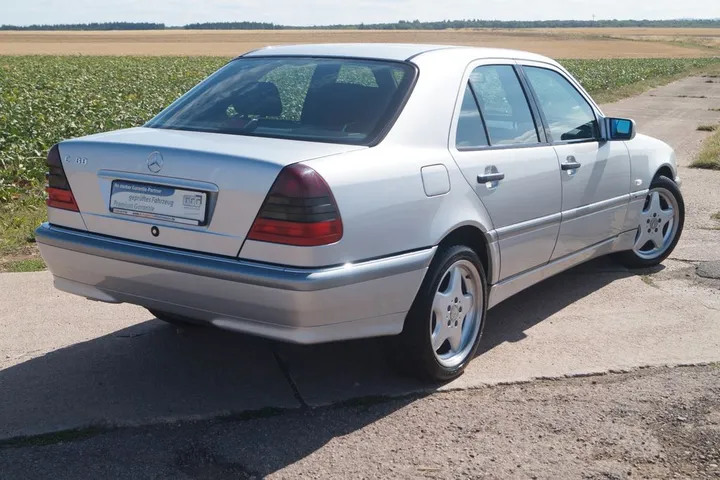 Mercedes-Benz C 180