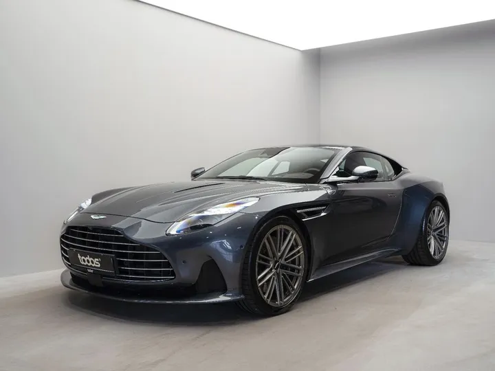 Aston Martin DB12
