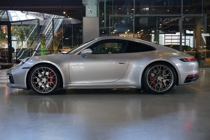 Porsche 992