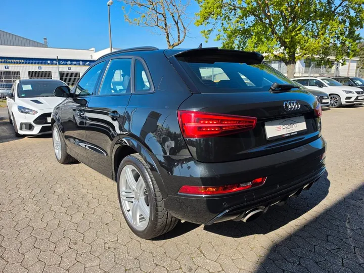 Audi RSQ3