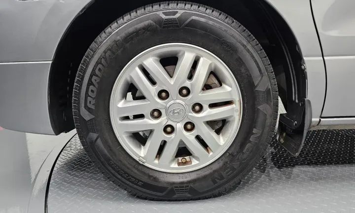 Hyundai Starex
