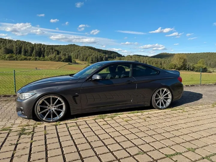 BMW 324