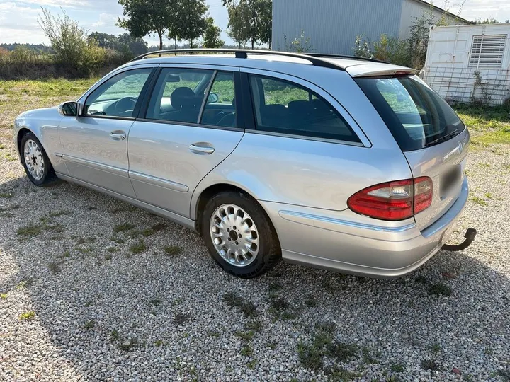 Mercedes-Benz E 220