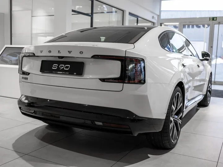 Volvo ES90