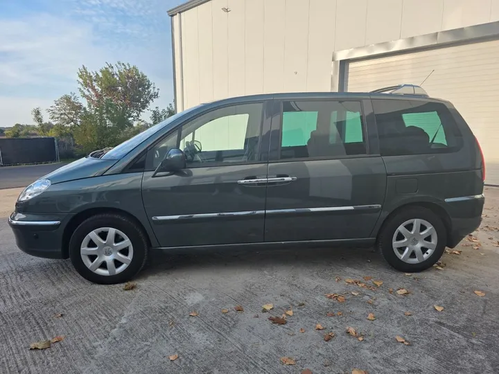 Peugeot 807