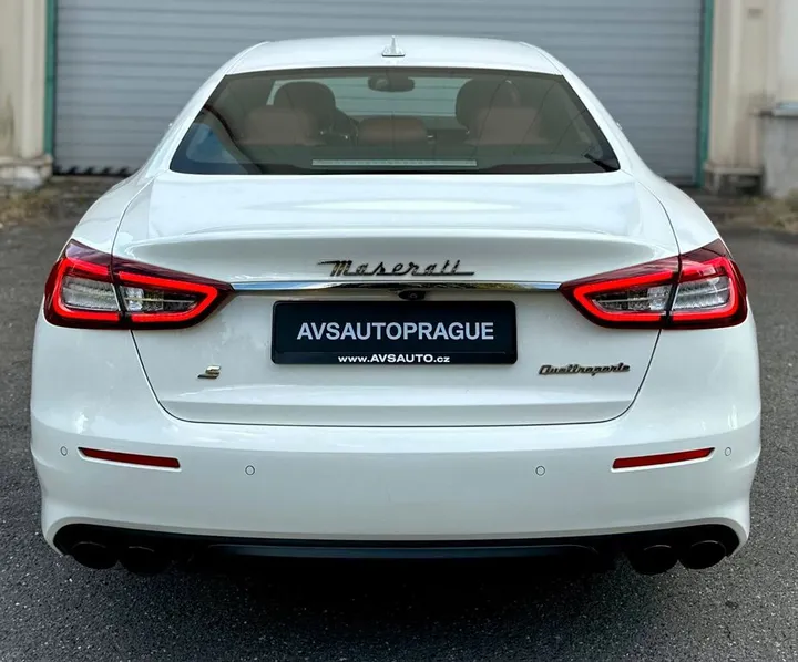 Maserati Quattroporte