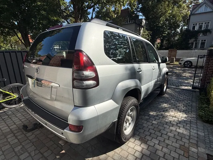 Toyota Land Cruiser