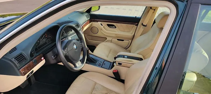 BMW 740
