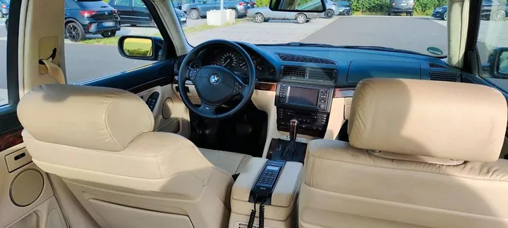 BMW 740