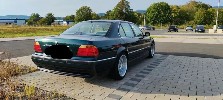 BMW 740