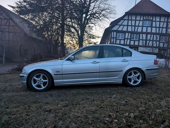 BMW 320