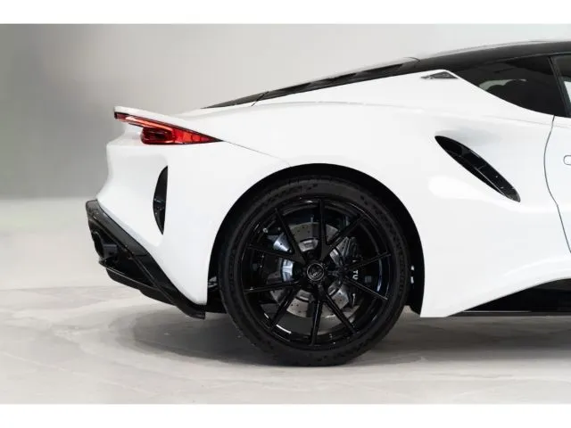 Lotus Emira