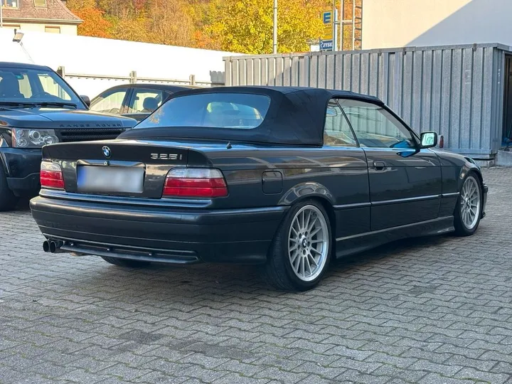 BMW 325
