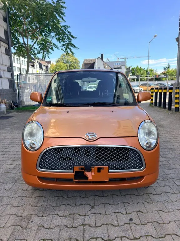 Daihatsu TREVIS