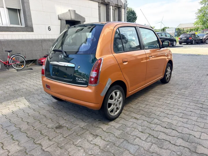 Daihatsu TREVIS